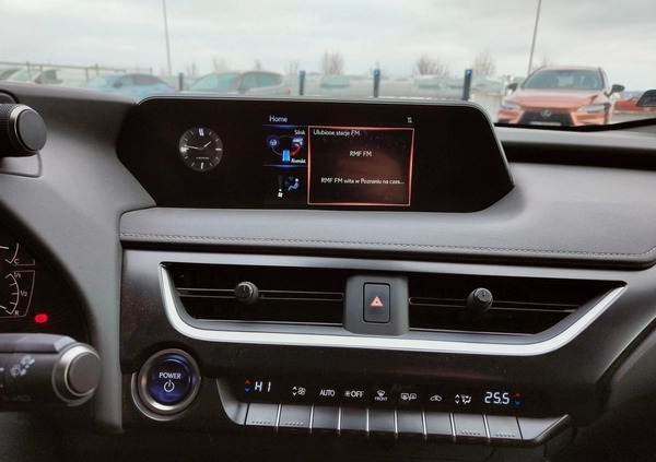 Lexus UX cena 129900 przebieg: 29702, rok produkcji 2020 z Dobrzyca małe 232